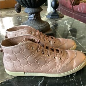 gold gucci trainers